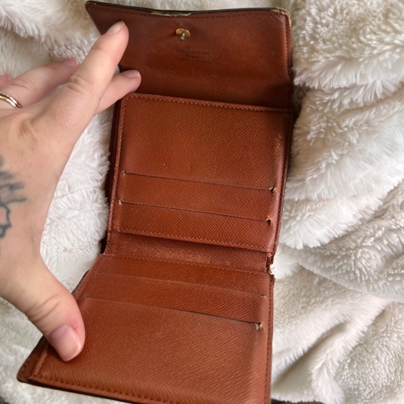 Louis Vuitton wallet - Picture 5 of 9